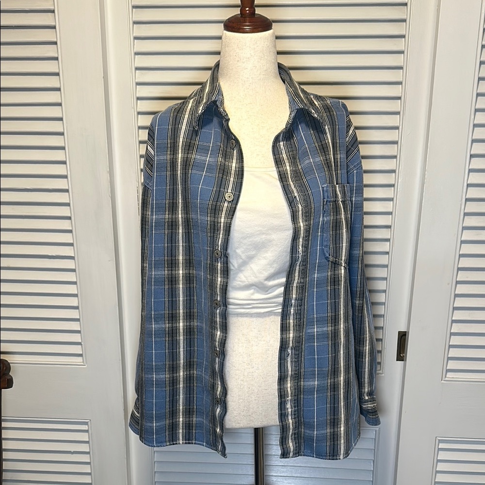 Vintage Levi’s Blue Plaid Men's XL Cotton Button down